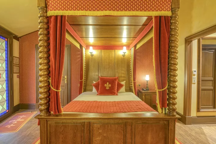 le-camp-du-drap-d'or-chambre-lit-double