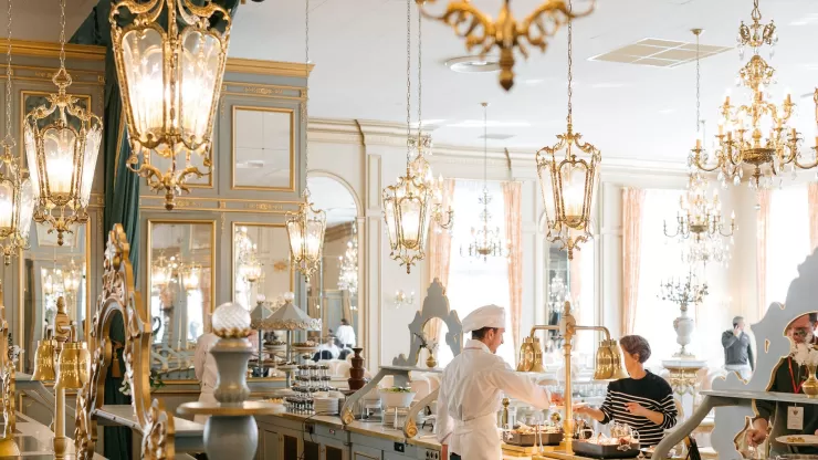 dejeuner-table-des-ambassadeurs-200-a-500-personnes
