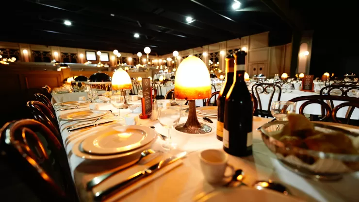 dejeuner-au-cafe-de-la-madelon-plus-de-500-personnes